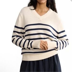 NEW Jenni Kayne Cotton Kate V-Neck Sweater.
M. NWT.